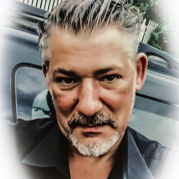 Meet ME --- The Poshee-Extrordinaire! - Picture 5 of 6